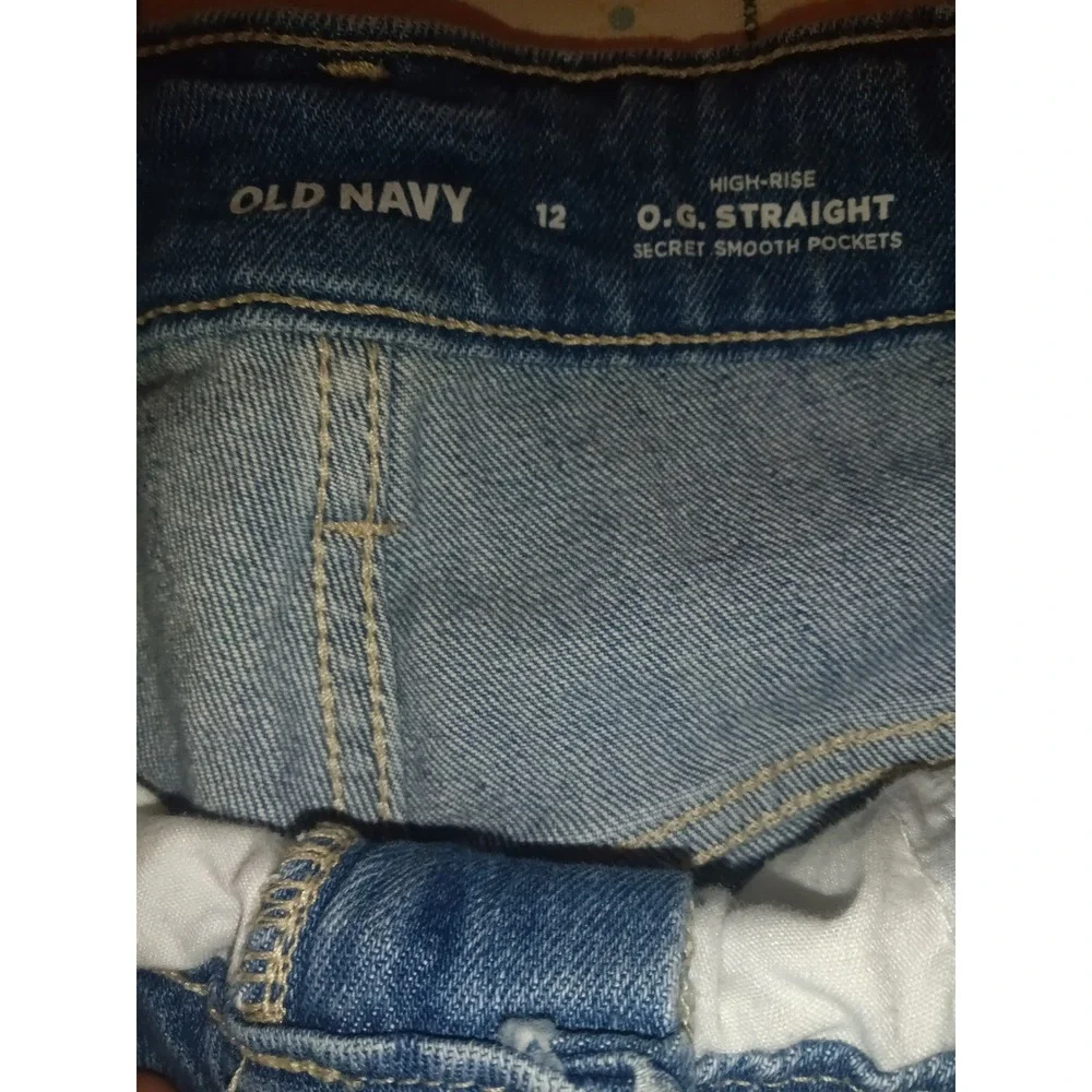 Old Navy OG Straight High Rise Denim Shorts Light Wash Frayed Hem Womens Size 12 - Picture 2 of 3